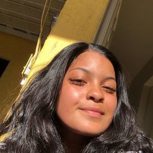 Meet your Posher, Daniela